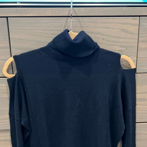 VINCE Dark Blue Split Shoulder Lightweight Turtleneck Wool Sweater Size XS - Picture 8 of 14